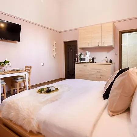 Apartment Le Petit & Cosy - Location Old Town & Quiet Bucharest