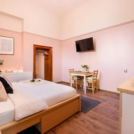 Le Petit & Cosy - Location Old Town & Quiet Apartment